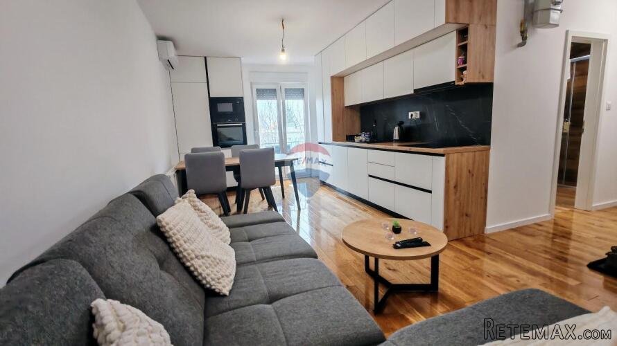 Zagreb, Voltino - trosoban novouređen stan 51m2