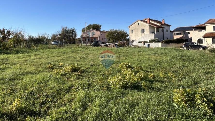 Istra, Poreč, okolica - građevinsko zemljište na rubu manjeg