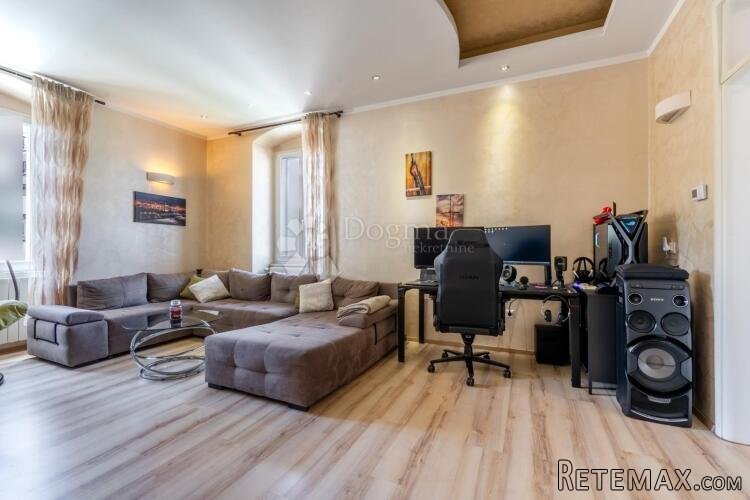 Centar – 108 m², moderan 3S+DB s parkingom - 2