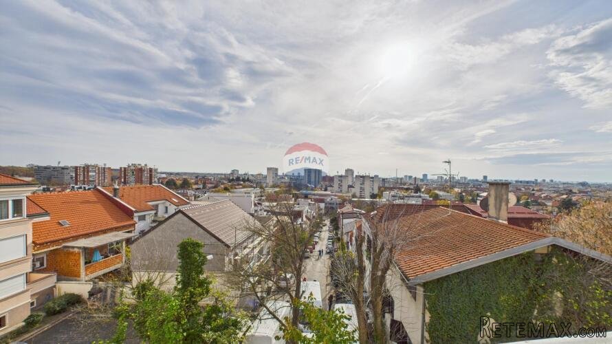 Zagreb, Maksimir - dvosoban stan + parking, lođa, balkon
