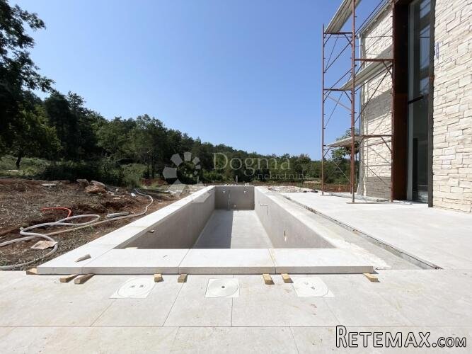 DIZAJNERSKA VILA U POTPUNOJ PRIVATNOSTI - 3