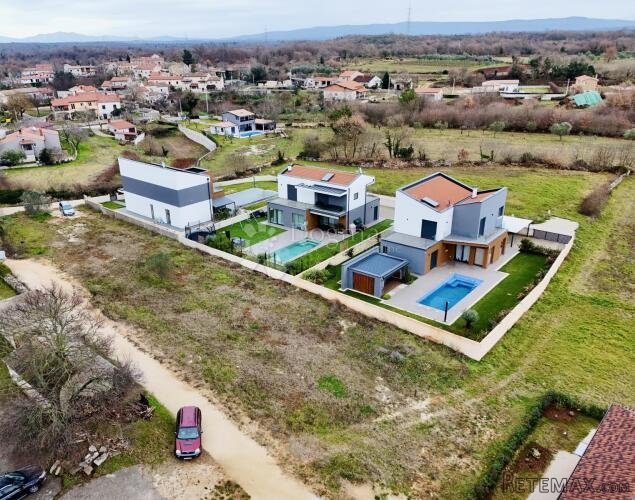 Građevinsko zemljište, okolica Marčane - 2