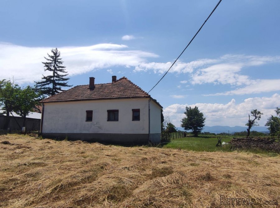 Prodajem kucu sa imanjem Cacak-Prislonica - 2