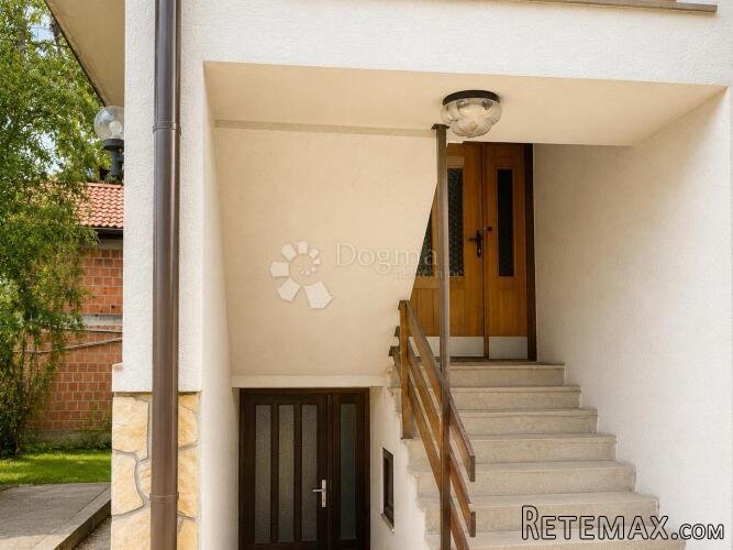 PRODAJA KUĆE S VELIKOM OKUĆNICOM – JAVORJE - 3