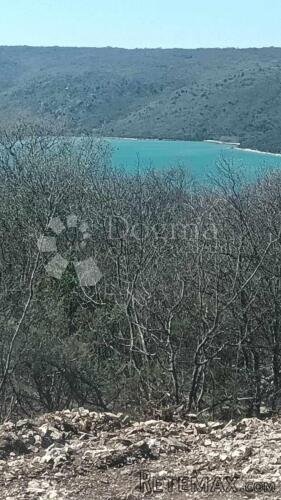 TOP prilika! Građevinsko zemljište 700 m od mora!