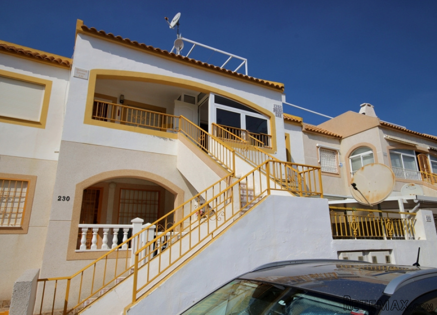 Bonito bungalow de 55 m2 en planta alta con solárium de 36..