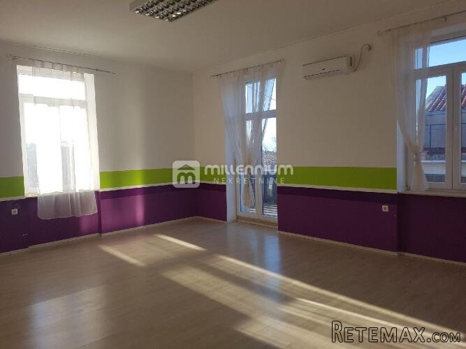 Kraljevica, 187m2, 6-sobni stan s balkonom blizu mora - 2