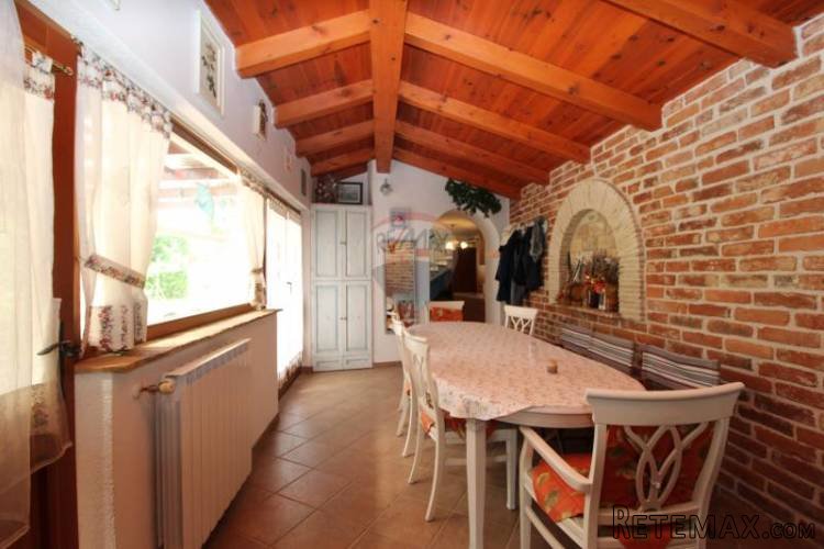 Kuća sa velikom okućnicom - 3