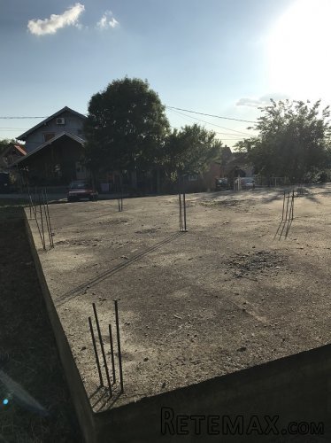 Prodajem plac 5.30ari s temeljom - 4
