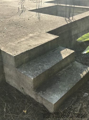 Prodajem plac 5.30ari s temeljom - 6