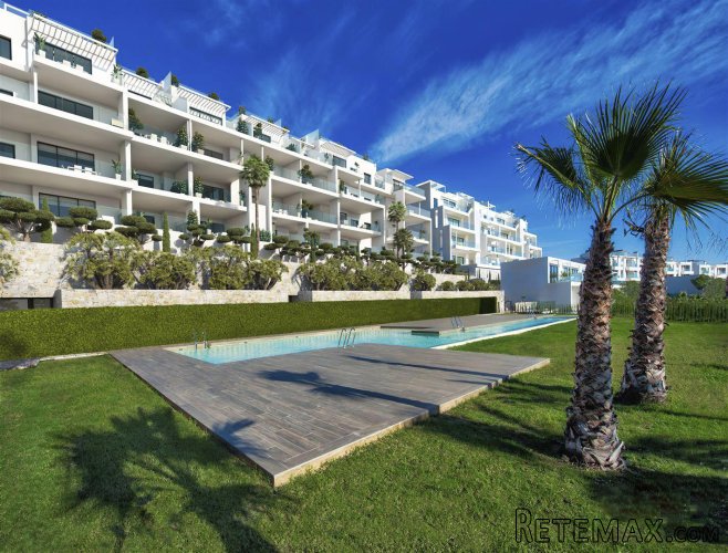 Estos apartamentos se ubican en Las Colinas Golf, en un..