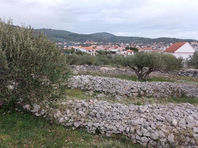 Građevinsko zemljište, Vinišće, Marina