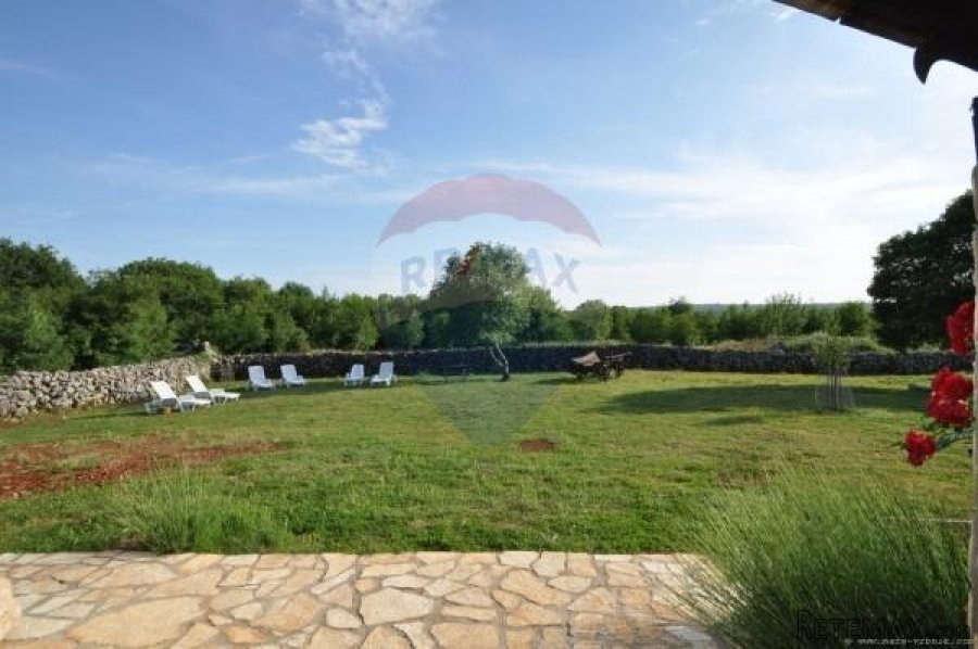 Krk,kuća na osami sa dva apartmana - 2