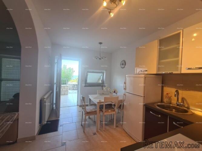 Prodaje se šarmantan stan u prizemlju, 60 m², Duga Uvala - 2