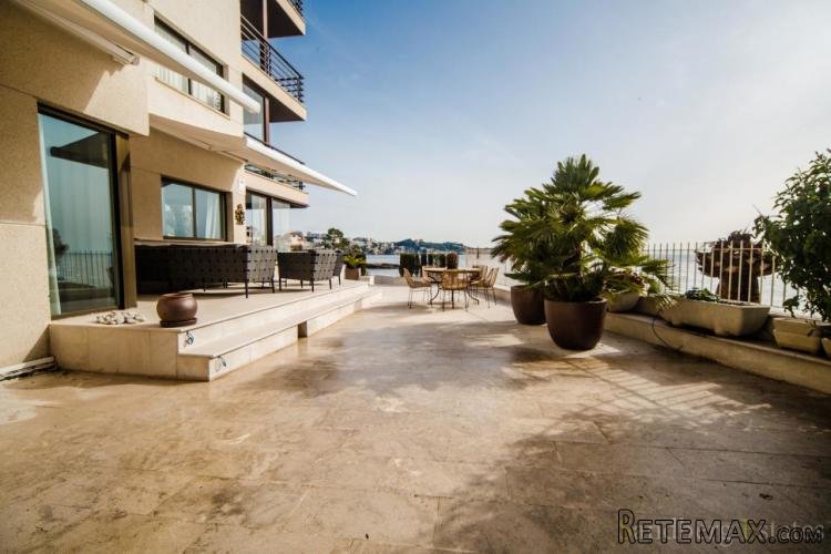 Seafront apartment in Cas Catala with an expansive private.. - 2