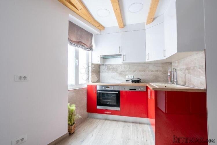 ROVINJ, CENTAR - MODERAN DVOSOBNI STAN NA 1. KATU - 3