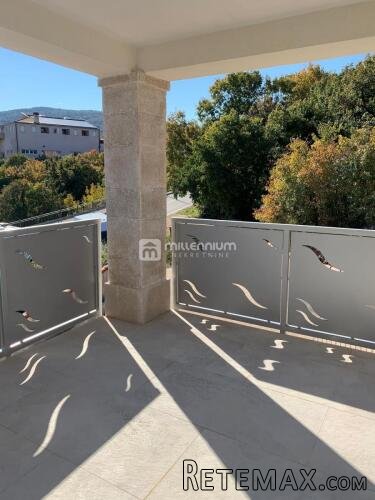 Otok Krk, Vrbnik, 200m2, samostojeća kuća - 2