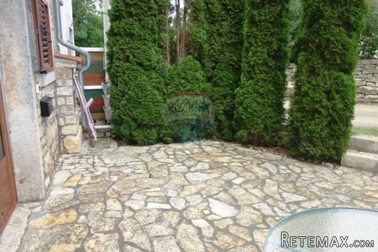 KRASNO RENOVIRANA AUTOHTONA KUĆA U BLIZINI POREČA - 3