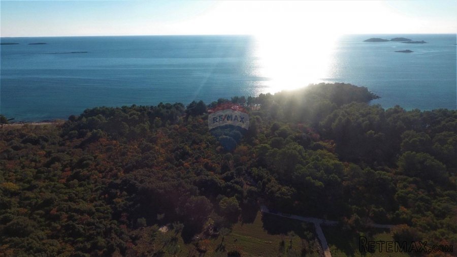 Rovinj, zemljište prvi red do mora tematski park i rekreacij - 6