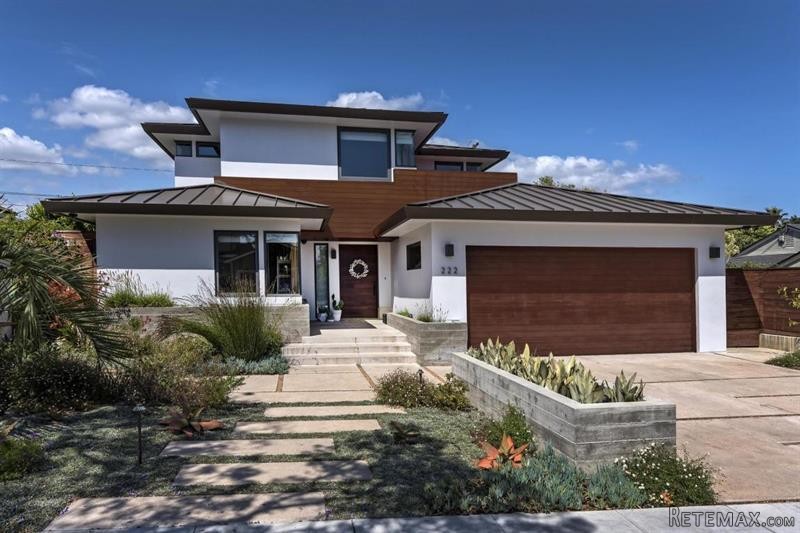 4 bedroom House For Sale: 222 La Marina