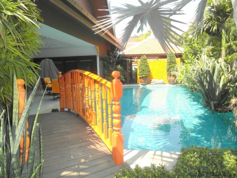 Tropical 3 bedroom pool villa at..