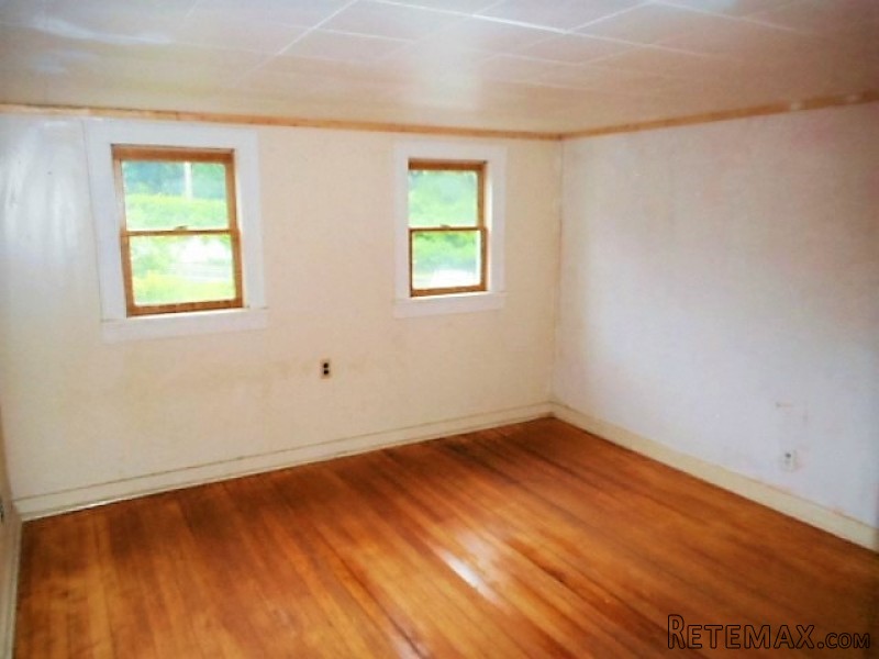 413 Vassar Rd Poughkeepsie, NY, 12603.. - 2