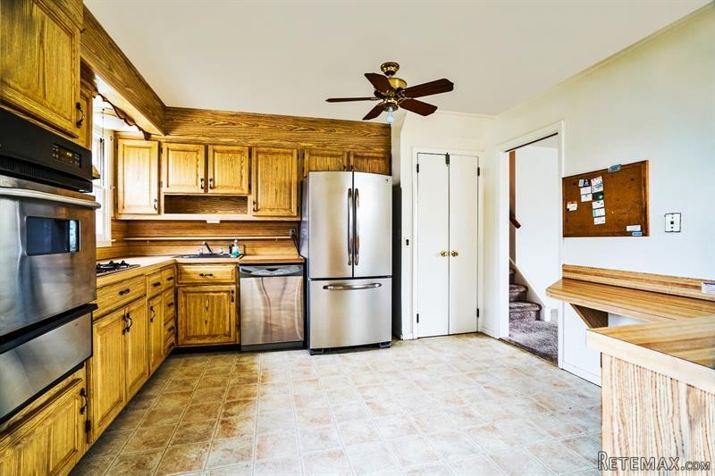 4 bedroom House For Sale: 33 Burdsall.. - 2