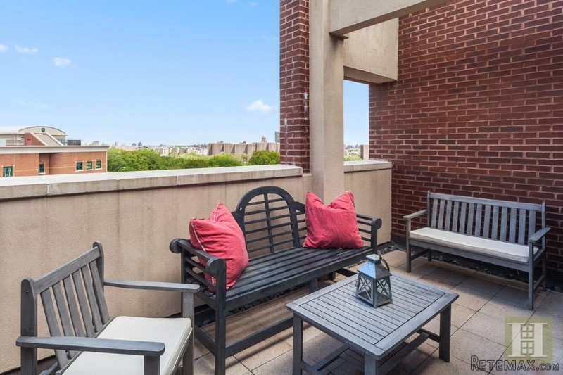 2 bedroom Apartment For Sale: 456 WEST.. - 2