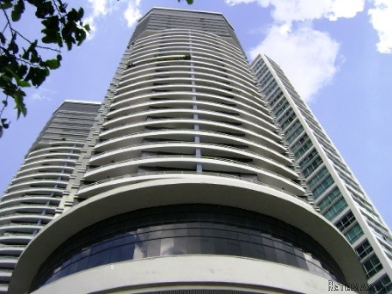 Luxury Apartment For Sale In Ave..