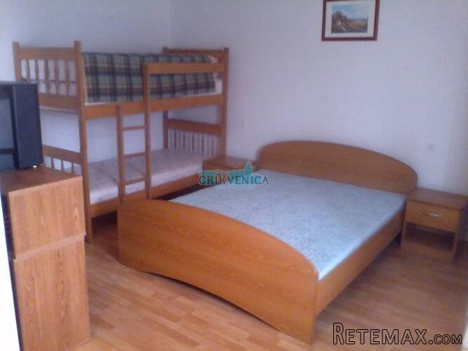 Krk, kuća sa 5 app, 200 metara od mora - 10