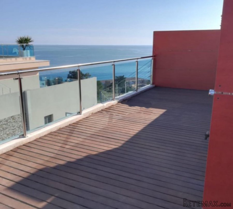 Precioso ático con una amplia terraza de más de 30 m2 + un..