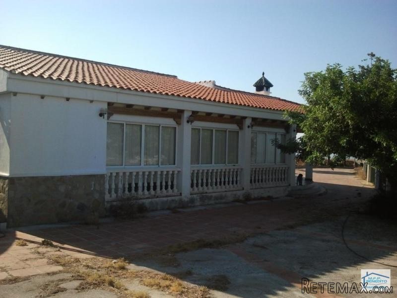 Country Properties for sale in Arenas.. - 2