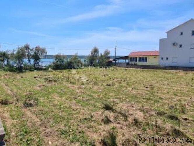 Ljubač - 1.red uz more (pješčana plaža) 3034 m² - NAJAM - 2