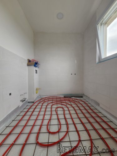 Izdaje se poslovni objekat od 550m2 - 14