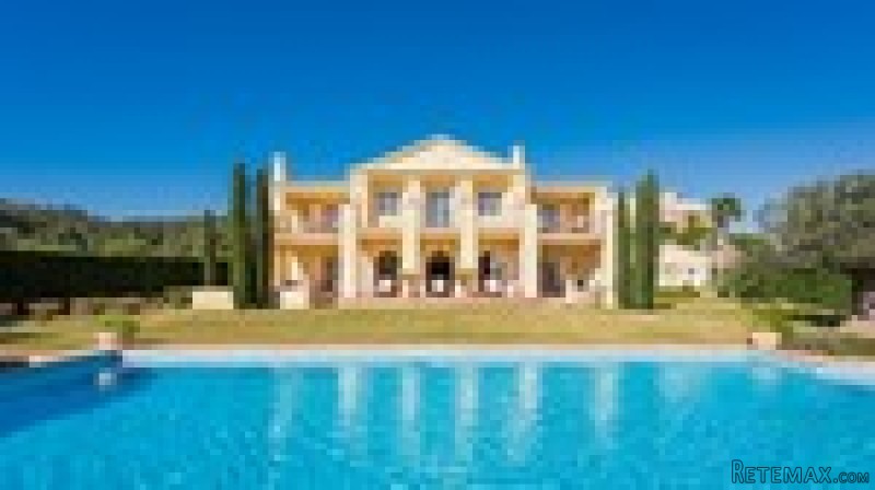 5 Bedrooms - Villa - Malaga - For Sale