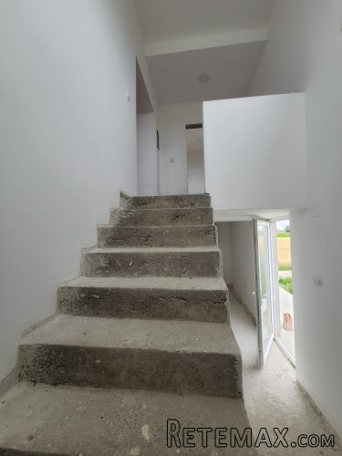 Izdaje se poslovni objekat od 550m2 - 15