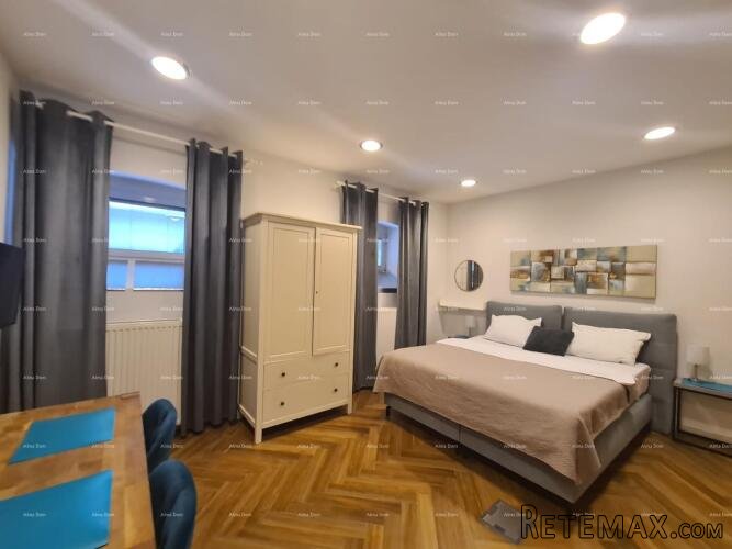PRODAJA STANA S DVA APARTMANA – PULA