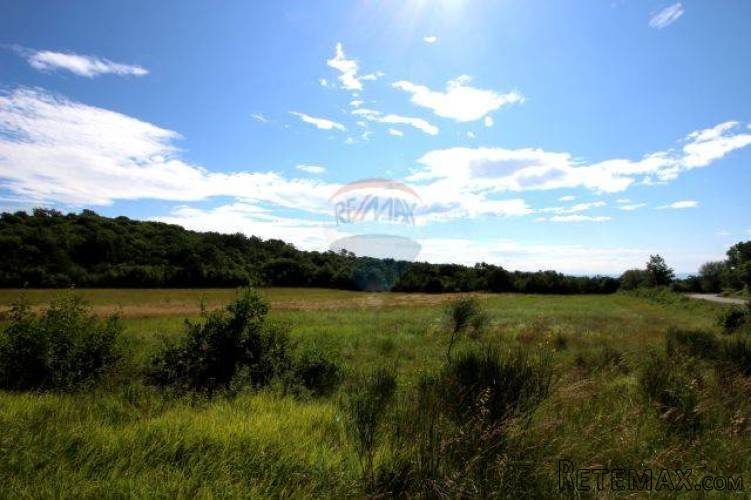 Građevinsko zemljište na vrhunskoj lokaciji - 2