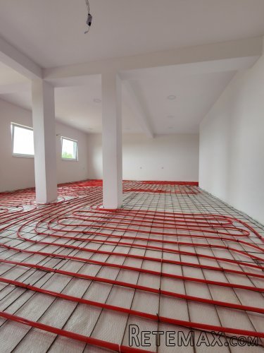 Izdaje se poslovni objekat od 550m2 - 22