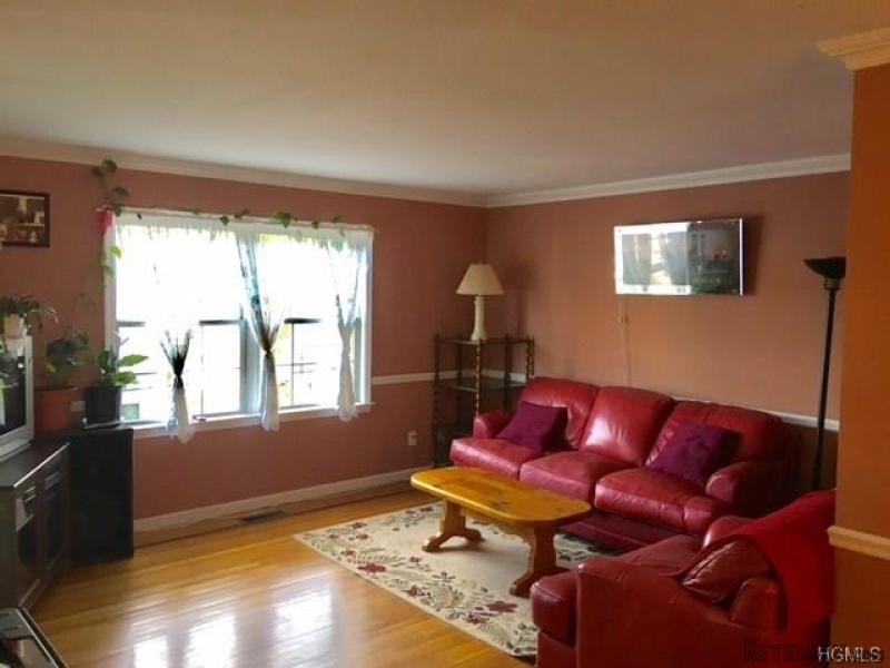 3 bedroom House For Sale: 4 Pine Avenue.. - 2
