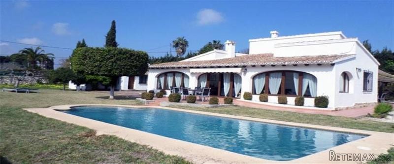 4 Bedrooms - Villa - Alicante - For Sale