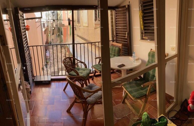 Apartmanska kuća u centru Vrsara – 200 m od mora