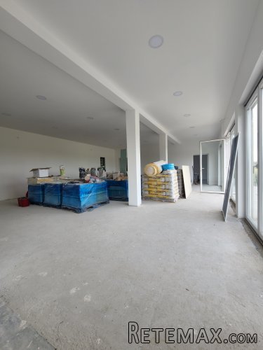Izdaje se poslovni objekat od 550m2 - 27