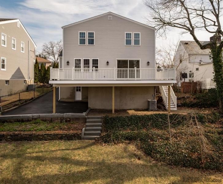 4 bedroom House For Sale: 18 Everett.. - 2