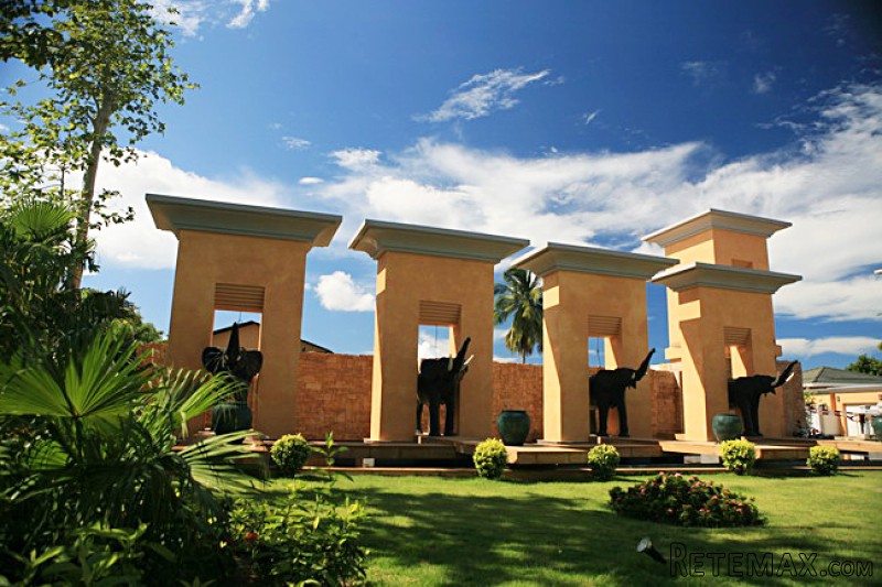 Large brand new home in top estate..