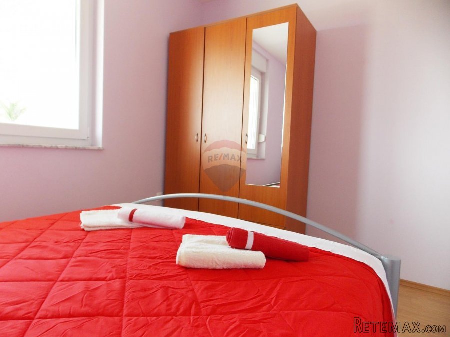 OTOK KRK,MALINSKA-kuća sa šest apartmana na 2000 metara do m - 8
