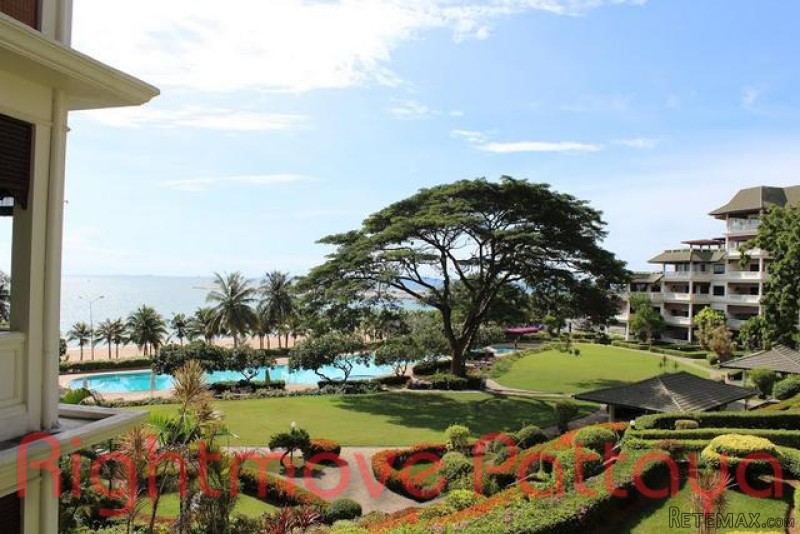 2 Bedroom Condo for sale in Na Jomtien..