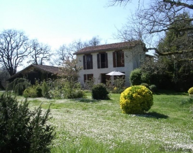 Farmhouse & gite set in 9ha land, near..