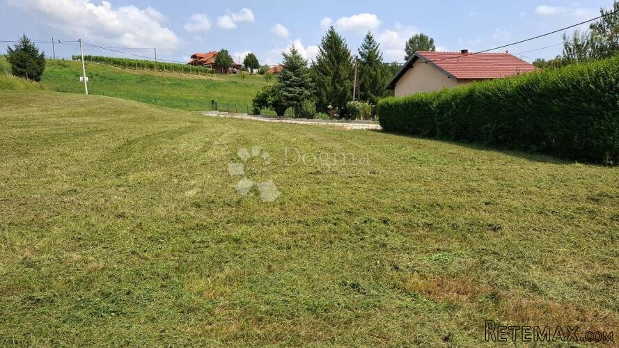 Građevinsko zemljište 1.892m² svega 4km od centra Pregrade - 2