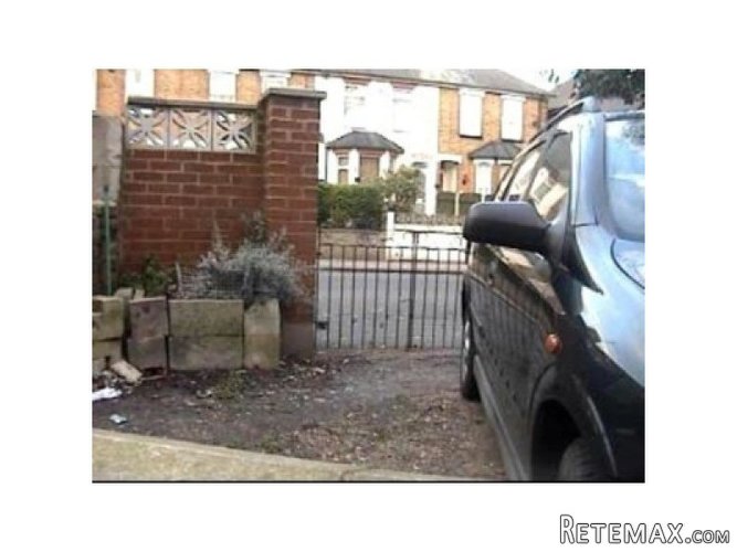 Terraced house for sale-five bedroom - 2